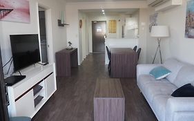Lovely 2 Bedroom Serviced Apartment & Free Parking